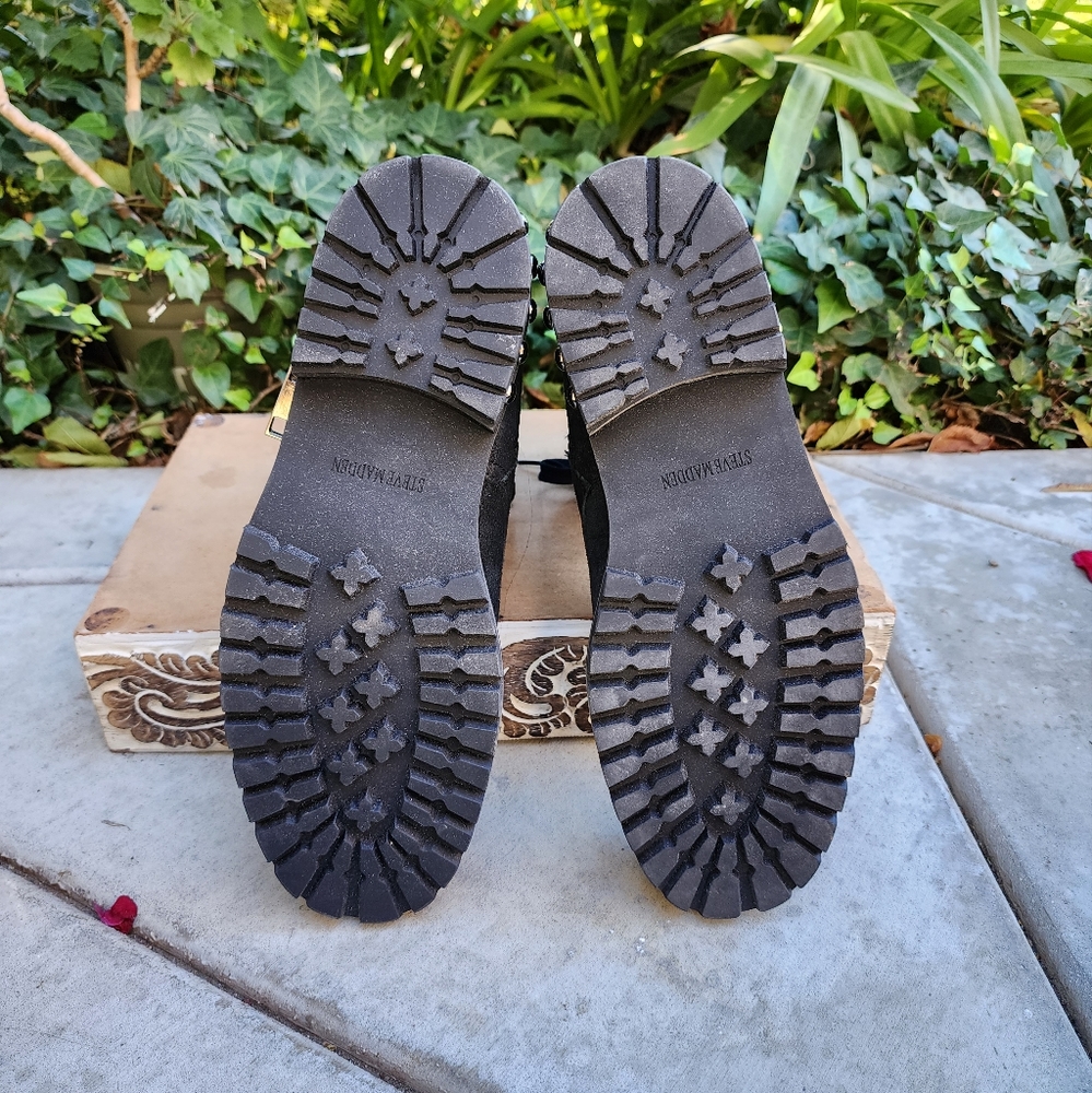 Edgy Steve Madden Studded Lug Sole Weathered Leather Combat Boots - Picture 9 of 10